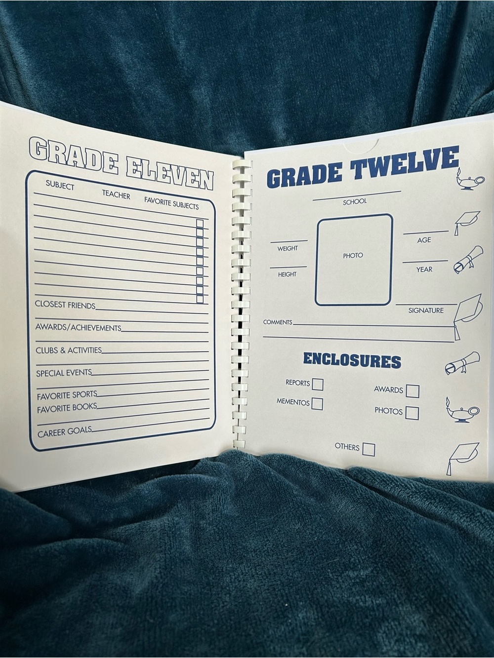 Graduation Memory Book - Gold Cover - Picture 4 of 4